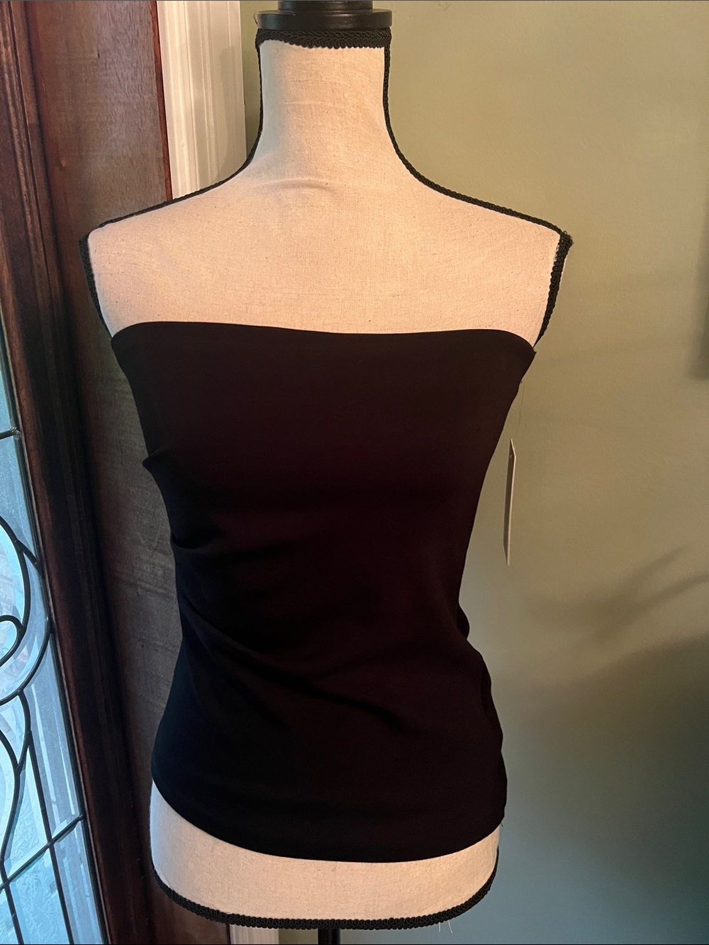 Women's Strapless Black Camisole Top - Sleek Tube Style